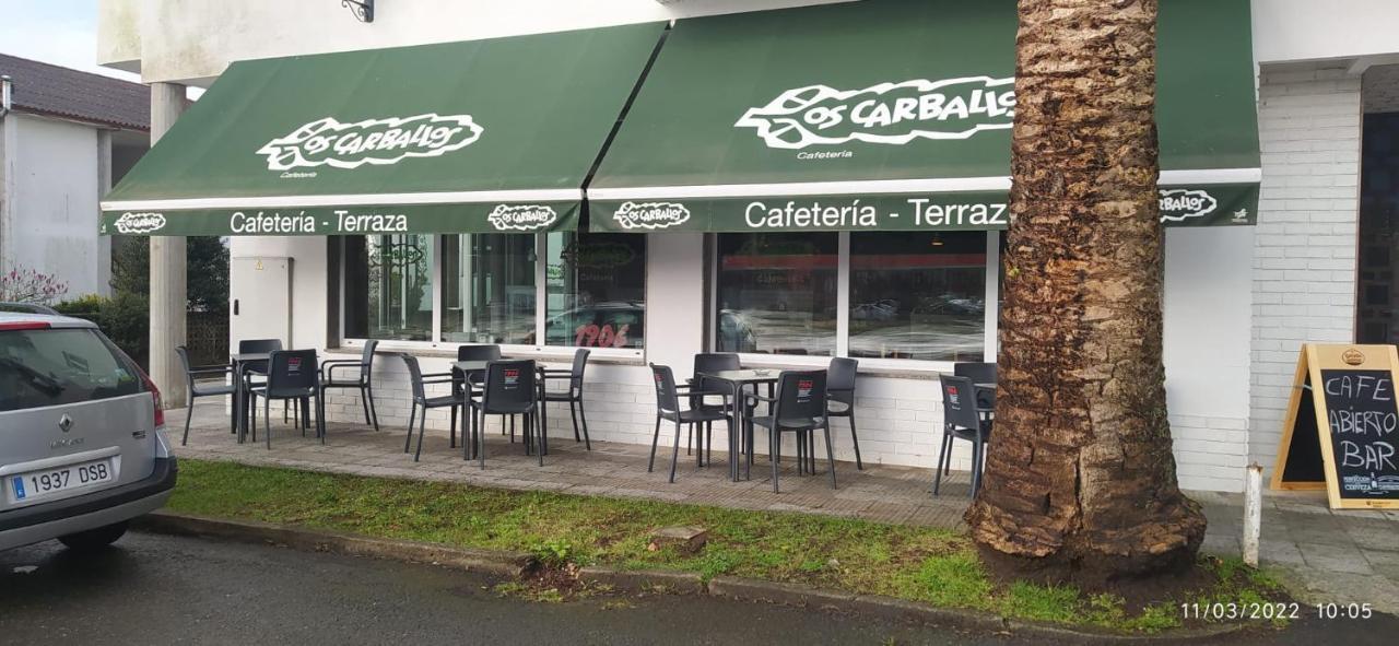 Hotel Os Carballos Sigueiro Bagian luar foto